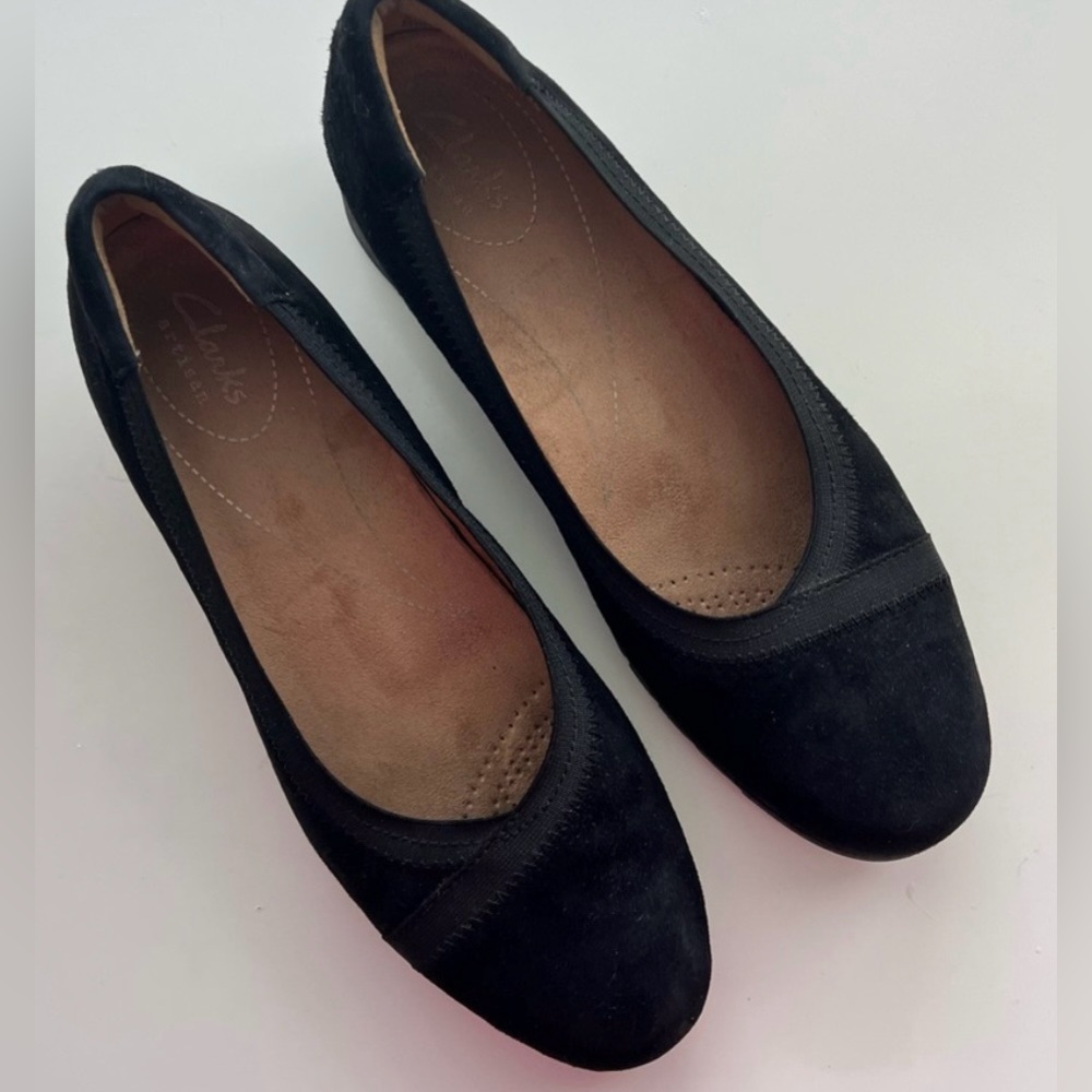 Clarks Artisan Daelyn Black Suede Wedge Loafer 11